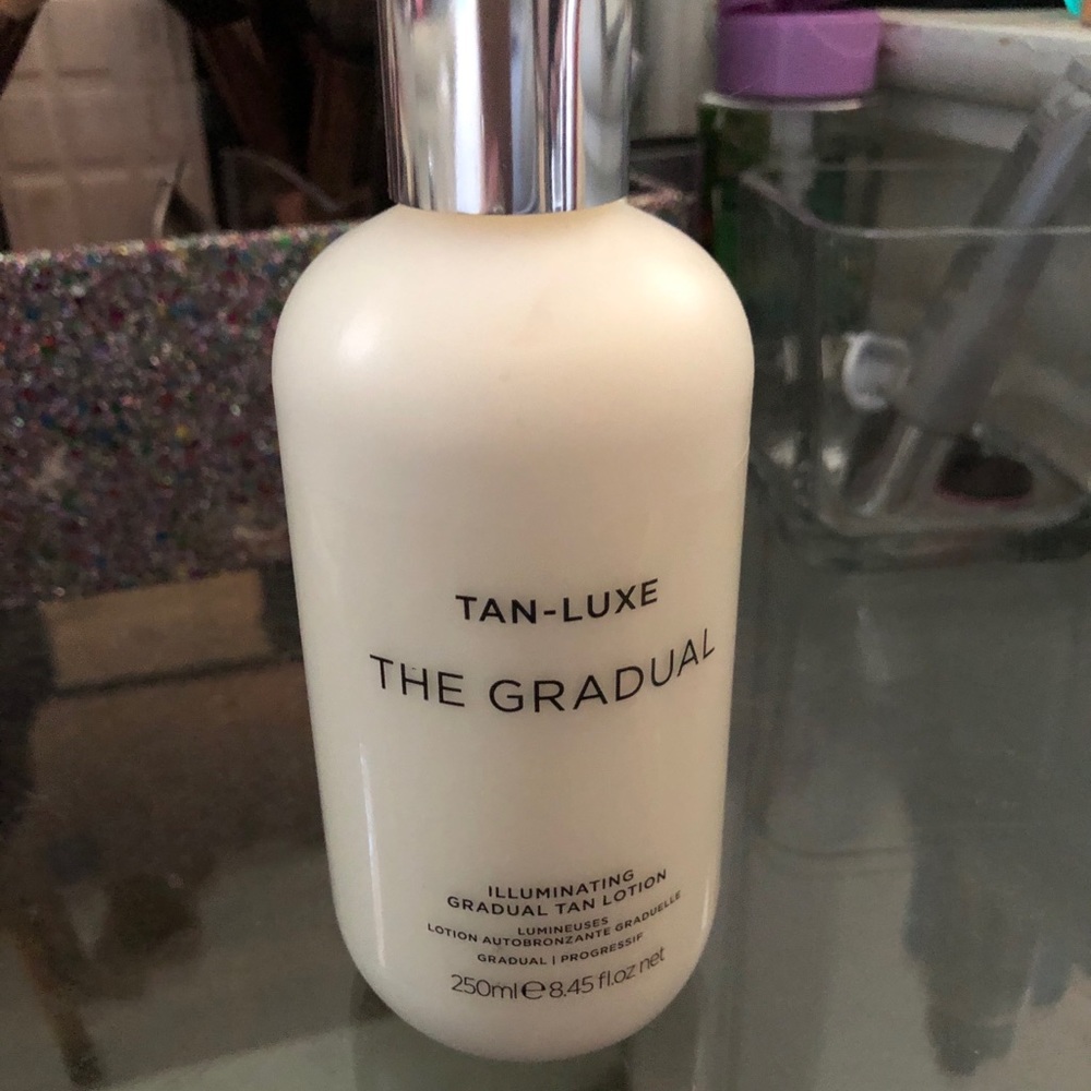 Tan Luxe The Gradual Illuminating Tanning Lotion